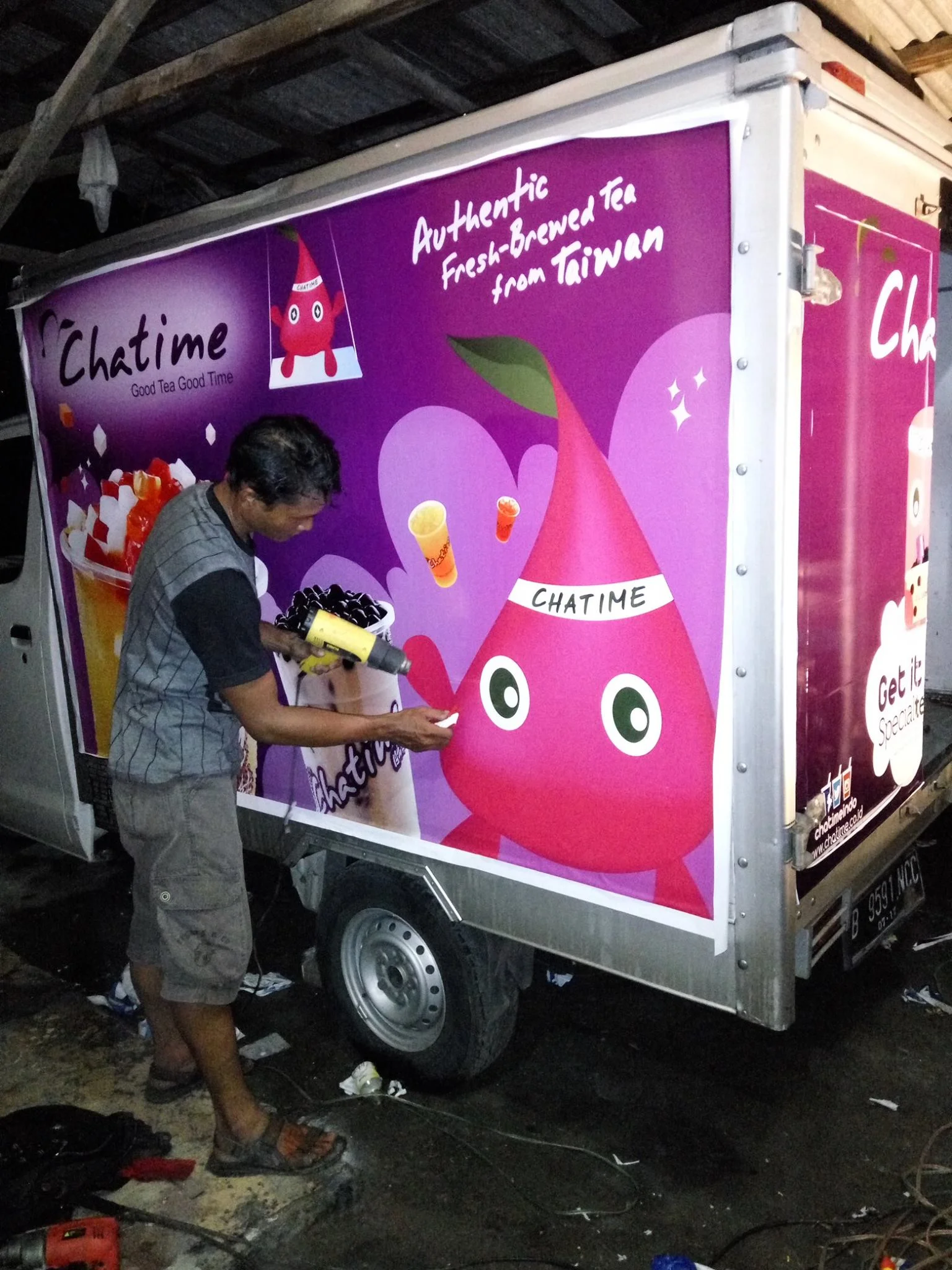 Branding mobil box bali